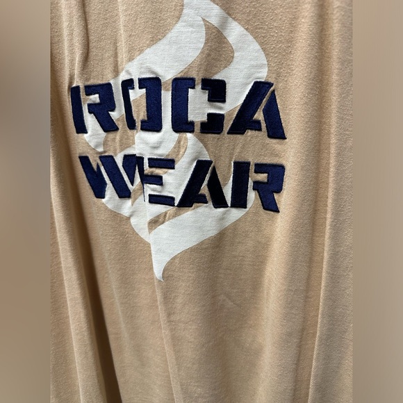 Men’s Rocawear Shirt - Picture 2 of 5